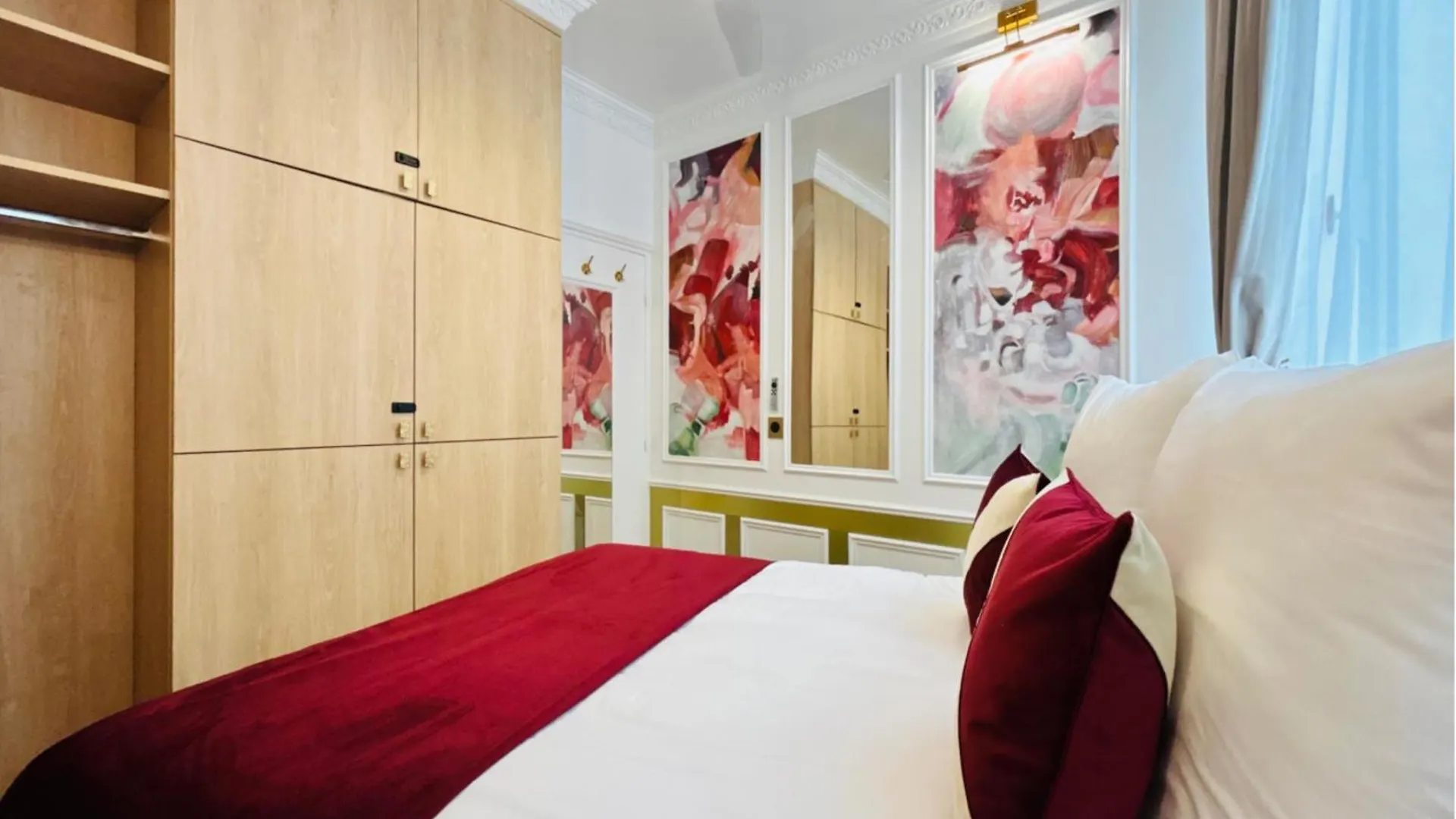 Merveil - Luxury Suite - Marais - Charlot Paris France